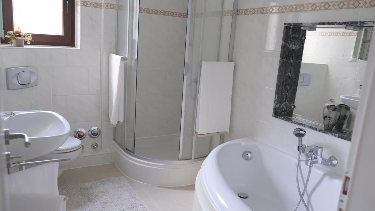 Summerset Ferienwohnung Rosengarten  Buitenkant foto